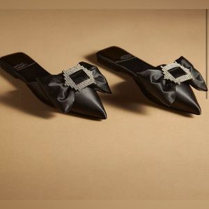 New!  Jeffrey Cambell Sit Pretty Flats